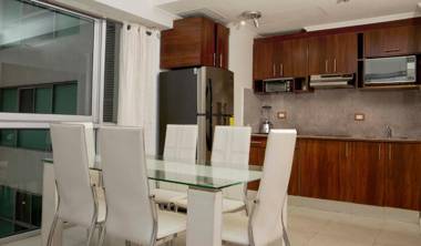 Riverfront II piso 2 suite vista al rio Puerto Santa Ana Guayaquil