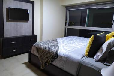 Puerto Santa Ana Suite con vista al Rio