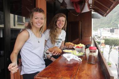 Erupcion Art Hotel & Hostel