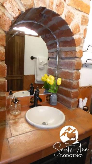 Santa Ana Lodging