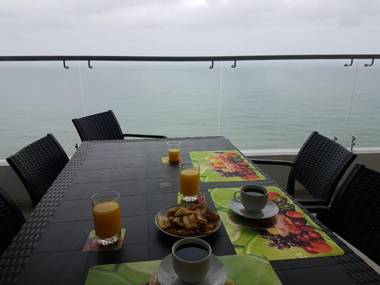 Departamento frente al mar Grand Diamond