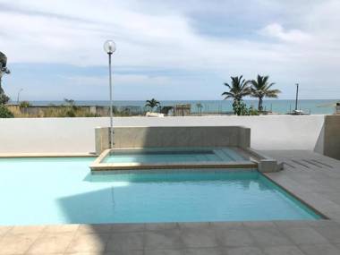 Espectacular frente al mar