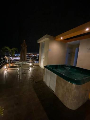 CÓMODO APARTAMENTO CON VISTA AL MAR.