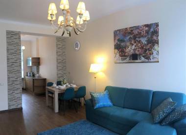 Romeo Family Apartments