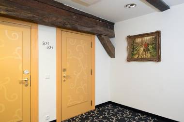 Meriton Old Town Garden Hotel