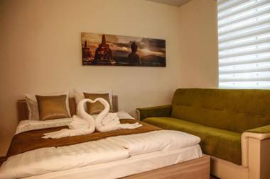 Contact Free Apartments with FREE PARKING by Dream Stay