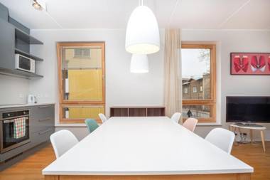 Dream Stay - Stylish Apartment near Old Town with Free Parking