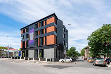 Dream Stay - Modern City Center Loft near Bus Station