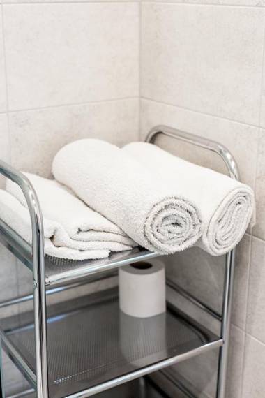 Bright Apartment near Bus Statioon