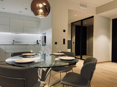 Dream Stay - Executive Apartment with Balcony