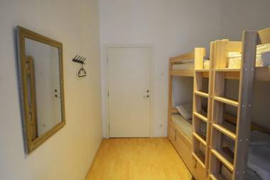 Old Town Alur Hostel & Bar