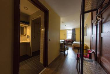 Aleksandri Guesthouse