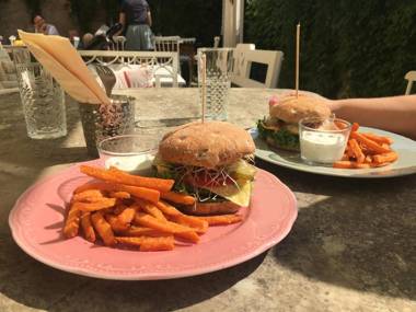 Apartment for Friends