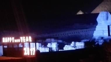 Pyramids Overlook Inn