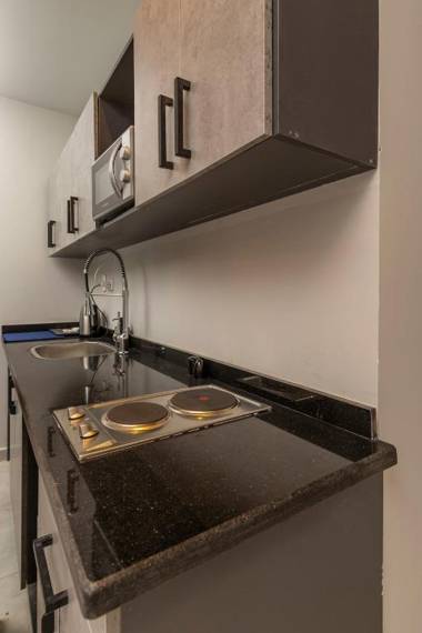 Travelholic inn Residence Golden Gates