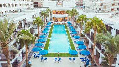 La Rosa Waves Beach - Couple & Families Only