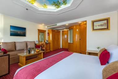 MS Chateau Lafayette Nile Cruise - 4 nights from Luxor each Monday and 3 nights from Aswan each Friday