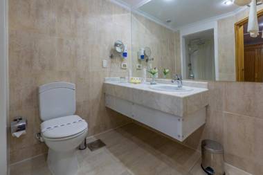 MS Chateau Lafayette Nile Cruise - 4 nights from Luxor each Monday and 3 nights from Aswan each Friday