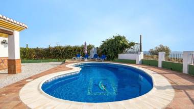 Cada Adrian Almachar by Ruralidays