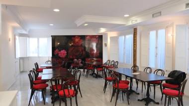 HOTEL LA CASA DE LAS CAMELIAS