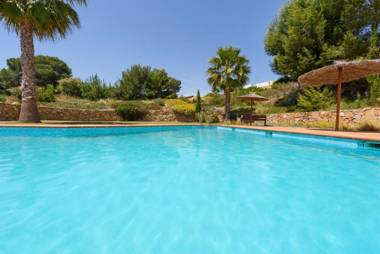 Las Colinas Golf & Country Club Residences