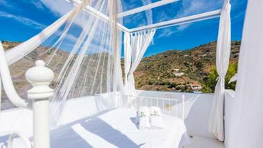 Villa Felicidad Sayalonga by Ruralidays