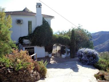 Graceful Villa in Sayalonga with Swimming Pool