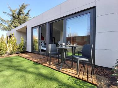 Acero y Piedra Apartamentos con jardín privado