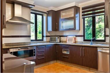 3 bedrooms house with private pool enclosed garden and wifi at Carballedo