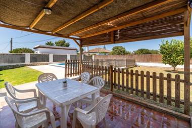 Casa Carlos con Piscina Privada en Conil