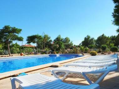 Villa Oasis 4bedroom villa with air-conditioning & large private swimming pool