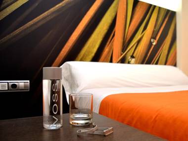 Hostal Bajo La Muralla