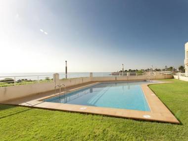 Quaint Apartment close to the Seabeach