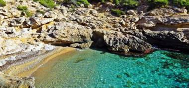 Apartamento Veremar zona tranquila con piscina jardines soleado y cerca de la playa de la cala para disfrutar el mediterraneo