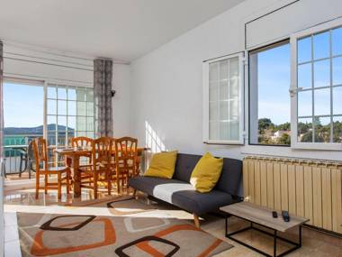 Cozy villa in Lloret de Mar with private pool for 11 pax