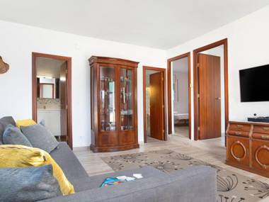 Cozy villa in Lloret de Mar with private pool for 11 pax