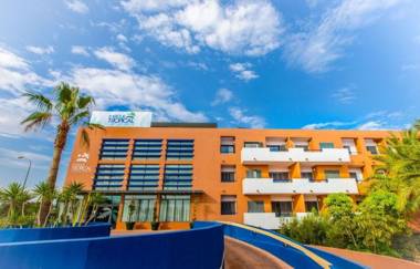 Apartamentos Turisticos Parque Tropical