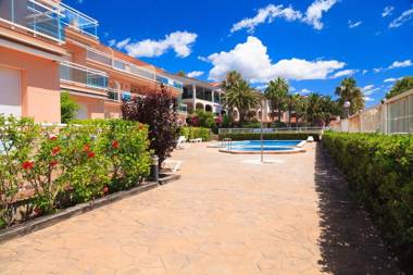 UHC Arco del Sol Family Complex