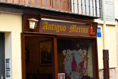 Leopoldo Cano Center