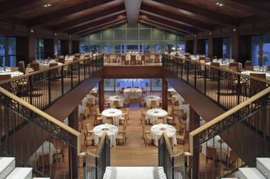 Las Arenas Balneario Resort