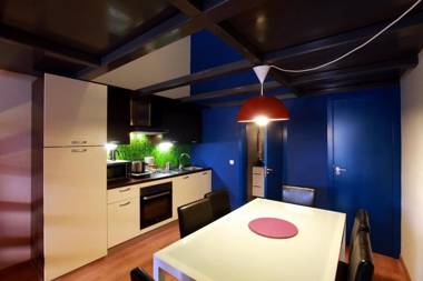 Marina Loft & Apartments