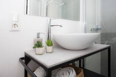 SingularStays Mercado Central