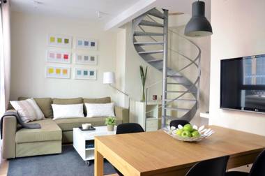 SingularStays Comedias