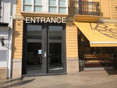 Flats Friends Plaza de la Reina