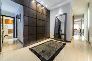 Travel Habitat Ático Ciutat Vella.