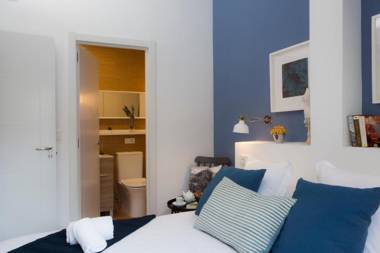 SingularStays Marina