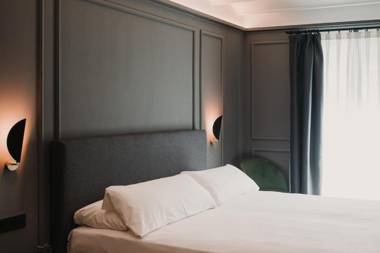 Reina 107 Beach Boutique