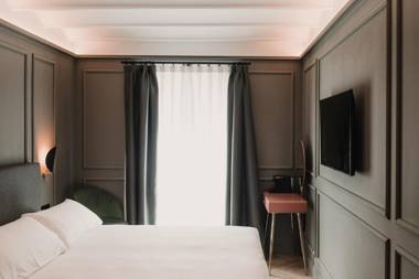 Reina 107 Beach Boutique