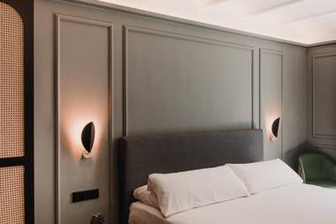 Reina 107 Beach Boutique