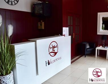 Hostal Valdepeñas by Bossh Hotels